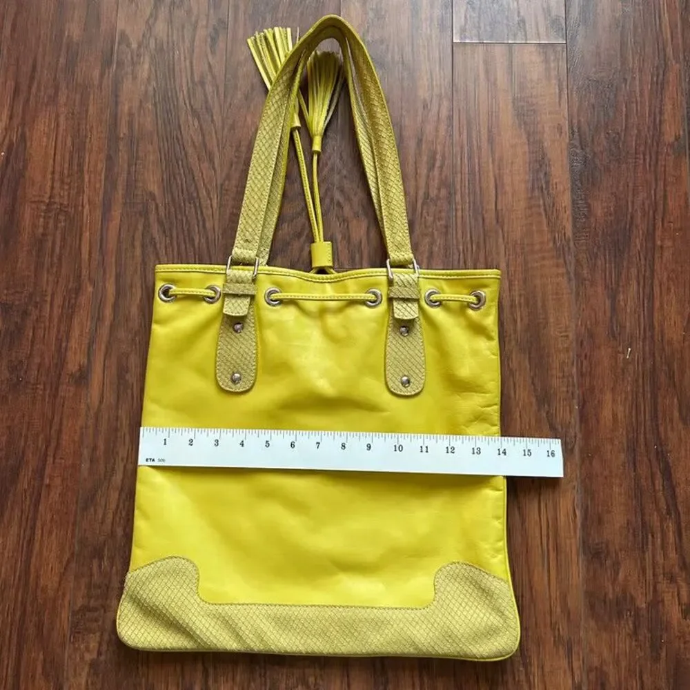 Maurizio Taiuti Italian Leather Tote Bag Yellow Snakeskin Embossed Tassel Womens